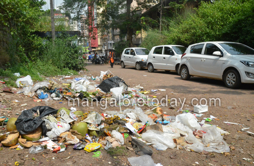 Garbage infront of BJP Office Mangalore